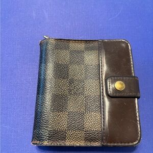 Authentic Louis Vuitton men’s wallet